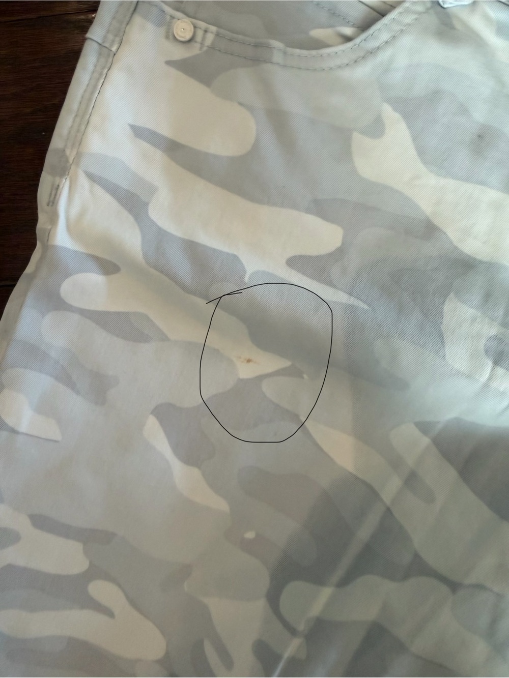 Democracy women’s Pale Blue Camo Flat Front Shorts, Size 12 - Picture 4 of 6